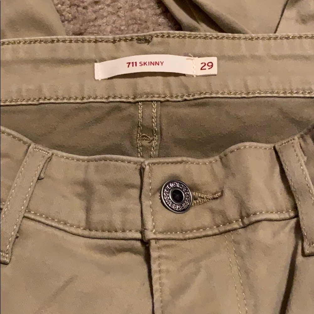 Khaki Levi’s